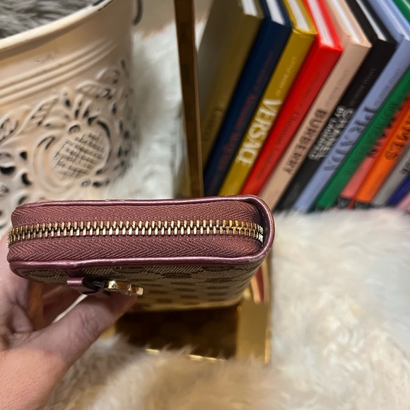 Gucci Cream and Pink Wallet - Picture 6 of 14